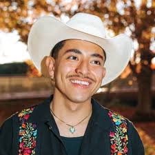 I'm officially a Trojan! ✨ I am so excited to announce that I have been  accepted into the USC MS in Digital Media Management program this Fall of  2022. 🎉 If you