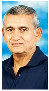 B. R. Heyn played for Ceylon from 1945 to 1949 and his son David Heyn  played for Ceylon/Sri Lanka from 1966 to 1976. Bertram Russell Heyn played  for Royal College in the