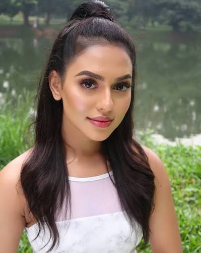 Nusraat Faria Wallpapers - Top Free Nusraat Faria Backgrounds - WallpaperAccess