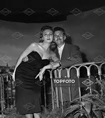 Rolande Ségur and Frank Villard during the shooting of " Sylviane of my  nights ", Marcel Blistène's film. 1956. ADR-337-005