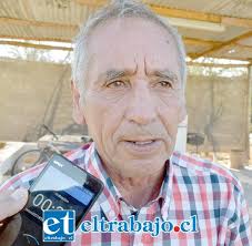 Socios del Club Ulises Vera embellecen y reparan su querida cancha de  fútbol