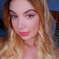 20+ "Julia Hillary" profiles