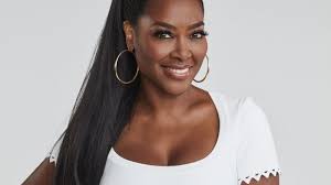 RHOA' Star Kenya Moore Gives Update On Her Split: 'It's World's Longest  Divorce'