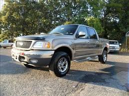 While the cab was carried over, many body panels were revised, including a completely new front fascia; Short Takes 2001 Ford F 150 Super Crew Lariat Start Up Engine Tour Youtube