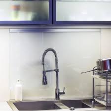 L'appellation crédence regroupe la véritable crédence de cuisine et le fond de hotte. Creer Votre Credence Sur Mesure En Verre Trempe Soglass