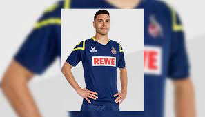 In rautenform, würde unser trikot eben von köln usw. Navy Statt Papagei Look Das Neue Fc Ausweichtrikot Geissblog Koeln