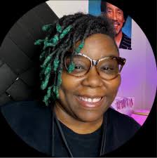 Aichelle Midwsthumnbrd White