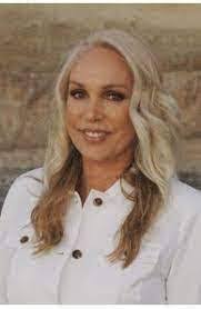 Tara Daggett's Instagram, Twitter & Facebook