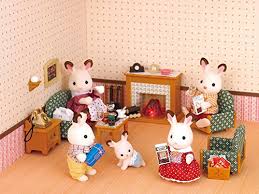 Critters get comfy with the comfortable couch and 2 arm chairs. Aeropost Com Costa Rica Calico Critters Deluxe Living Room Set