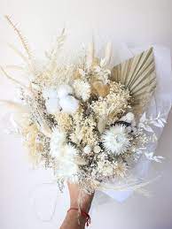 Pampas Grass White Flowers Bouquet Palm Spear Bridal Bouquet Etsy In 2021 White Flower Bouquet Dried Flower Bouquet Flowers Bouquet