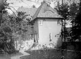 Seit 110 jahren steht reemtsma als hersteller von hochwertigen markenprodukten für genuss und produktkompetenz. Aktuell Dehmelhaus Stiftung