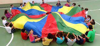 Un Juego Cooperativo Es Un Juego En El Cual Dos O Mas Jugadores No Compiten Sino Que Colaboran Para Conseguir El Mismo Objetiv Outdoor Decor Wind Sock Outdoor