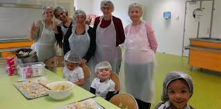 Un Cours De Cuisine Intergenerationnel A Morangis