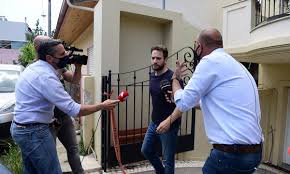 Στο άγριο έγκλημα στα γλυκά νερά, οι αστυνομικοί ξετυλίγουν αναπάντητα ερωτήματα ανακύπτουν εννέα ημέρες μετά τη δολοφονία της 20χρονης καρολάιν στα γλυκά νερά με τους αστυνομικούς να. Swfnu5zfce8slm
