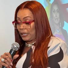 Afraid To Be Seen: Breaking The Mask: Sampson, Debbie: 9798324591595:  Amazon.com: Books