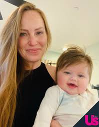 Mother and daughter😍 #goodbones #renovation #hgtv #hgtvshow  #renovationshow #karenalaina #minastarsiak #karenandmina