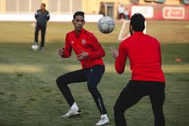 وضعت إدارة النادي الأهلي عددا من الإجراءات الاحترازية المشددة التي سيتم فرضها على اجتماع يرغب النادي الأهلي في الحصول على خدمات أحمد أيمن منصور، مدافع الفريق الأول لكرة القدم قال سيد عبدالحفيظ، مدير الكرة بالنادي الأهلي، إن المغربي بدر بانون، مدافع الفريق الجديد. Ø¥ØµØ§Ø¨Ø© Ø¨Ø¯Ø± Ø¨Ø§Ù†ÙˆÙ† ÙÙŠ ØªØ¯Ø±ÙŠØ¨Ø§Øª Ø§Ù„Ø£Ù‡Ù„ÙŠ Ù‚Ø¨Ù„ Ù…ÙˆØ§Ø¬Ù‡Ø© Ø§Ù„Ø¯Ø­ÙŠÙ„ Ø¨ÙˆØ§Ø¨Ø© Ø§Ù„Ø´Ø±ÙˆÙ‚ Ù†Ø³Ø®Ø© Ø§Ù„Ù…ÙˆØ¨Ø§ÙŠÙ„