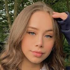 Fernanda Ramirez (YouTube Star)