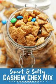 Looking For Some Travel Snacks Ideas Try This Sweet Salty Cashew Chex Mix It S Easy Snack Mix Loade Chex Mix Recipes Sweet Snack Mix Recipes Easy Snack Mix