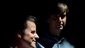 Jugar con fuego', de Juan Pinilla y Fernando Valverde, nominado a los  premios Grammy Latinos