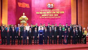 Bà hiện là chủ tịch quốc hội thứ 8 và đương nhiệm của nước cộng hòa xã hội chủ nghĩa việt nam, chủ tịch hội đồng bầu cử quốc gia việt nam. Chá»§ Tá»‹ch Quá»'c Há»™i Nguyá»…n Thá»‹ Kim Ngan Dá»± Ä'áº¡i Há»™i Ä'áº¡i Biá»ƒu Ä'áº£ng Bá»™ Tá»‰nh Hoa Binh Bao áº£nh Viá»‡t Nam