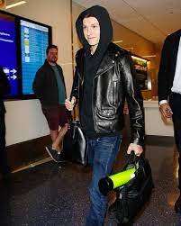 Hi I Love It When He Wears Hoodies Underneath Leather Jackets Tomholland2013 Tomholland Spidermanhomecoming Leather Jacket Tom Holland Spiderman Homecoming