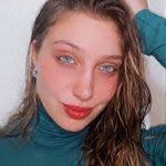 Amy Roza's Instagram, Twitter & Facebook