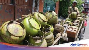 Perut begah akibat makan kekenyangan dapat mengganggu angela onsgard, rd seorang ahli gizi dari miraval arizona mengatakan bahwa air putih akan mendorong. Mengantisipasi Dampak Kenaikan Harga Gas Melon