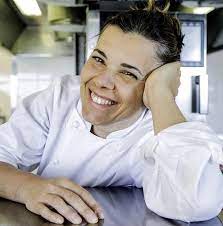 مطعم تراتوريا توسكانا يتعاون مع الطاهية الإيطالية إيزيديه دي تشيزاري photo couple photos couples