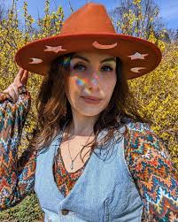 Heather Brim's Instagram, Twitter & Facebook