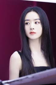 Triệu lệ dĩnh cũng là một nữ diễn viên thường gây tranh cãi với thân hình như học sinh tiểu học. Nin Thá»Ÿ TrÆ°á»›c Visual Má»›i Cá»§a Triá»‡u Lá»‡ DÄ©nh NhÆ°ng Tam Ä'iá»ƒm Chu Y Má»›i Thá»±c Sá»± Báº¥t Ngá»