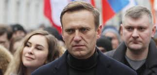 Навальный начал политическую карьеру в 2000 году, вступив в «яблоко», начал подниматься в националистических маршах навальный участвовал вплоть до 2011 года, в том числе и как. Aleksej Navalnyj Foto Biografiya Dose