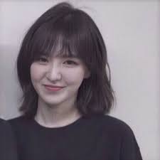 Pin Oleh Rosieposieluvv Di R E D V E L V E T Gaya Rambut Gaya Rambut Pendek Gaya Rambut Warna