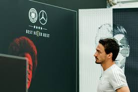 The defender of the german national team stated this in an interview with german media. In The Wake Of Sane S Cut Mats Hummels Criticizes Young German Players Bavarian Football Works
