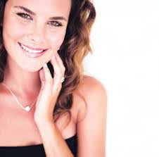 Aletha Thomas's Instagram, Twitter & Facebook