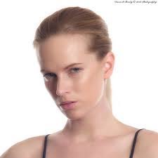 Tracy Messenger's Instagram, Twitter & Facebook