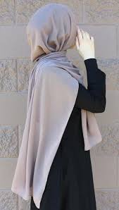 Kenakan busana syar'i, longgar dan tidak menerawang. 10 Cara Memantapkan Hati Untuk Berhijab Supaya Istiqomah