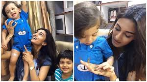 1280 x 720 jpeg 87 кб. Erica Fernandes Plays With Her Kuch Rang Pyar Ke Aise Bhi S On Screen Son See Pics Indiatoday