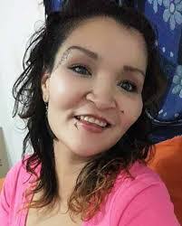 Lynnette Barker's Instagram, Twitter & Facebook