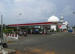 Hasil gambar untuk Masjid AR. Fachruddin dan SPBU UMM