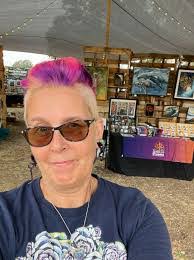 Robin Pettus's Instagram, Twitter & Facebook