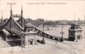 A szobor egyrészt utalás lehet arra, hogy a dunai átkelőt 1896. Szabadsag Hid Retronom Hu