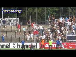 Hier posten die admins täglich neues aus der graffitiszene von lokomotive leipzig! Hooligan Fights Fc Lok Leipzig Vs Babelsberg 03 Hools Attack Away Section German Youtube