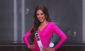 Check out these iconic crowning moments in miss universe history recreated by the queen herself. Xae7i9oohqahkm