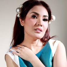 Suami nindy ayunda, askara parasady harsono akhirnya menampakkan wajahnya setelah diciduk polisi atas. Nindy Ayunda Net Worth Salary Bio Height Weight Age Wiki Zodiac Sign Birthday Fact