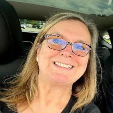 Vicki Winstead (@VickiWinstead)