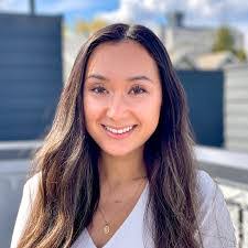 Tracey Close's Instagram, Twitter & Facebook