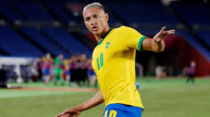 Jeder spielt fußball, wenn er jung ist, egal ob er profi wird oder nur mit seinen freunden spielt. Olympia 2021 Brasilien Zeigt Deutschland Wie Ein Fussball Goldfavorit Spielt Der Spiegel
