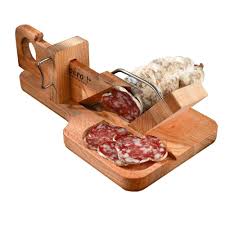 Nos Idees Cadeaux De Noel Pour Homme Guillotine A Saucisson Idee Cadeau Noel Gadget Cuisine