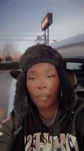 RealQuick #AllGood Let me tell you why it's important to surround yourself  with women that are in #Community with you and not in #Competition with  you! I was invited by Stephanie Gause